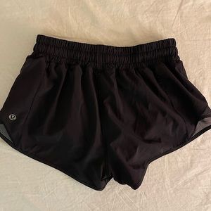 lululemon Black Hotty Hot Shorts 2.5”